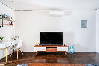 359 W 39th St in New York, NY - Building Photo - Building Photo