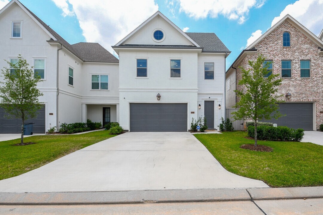 25234 Calhoun Creek Dr in The Woodlands, TX - Building Photo