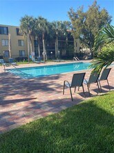 721 SE 1st Way in Deerfield Beach, FL - Building Photo - Building Photo