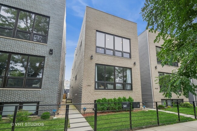 property at 1441 N California Ave