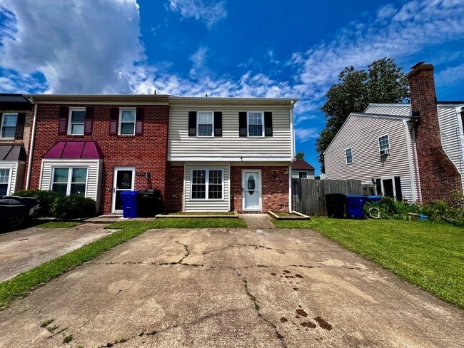 3318 Diana Lee Ct in Virginia Beach, VA - Foto de edificio - Building Photo