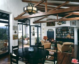 242 Mabery Rd in Santa Monica, CA - Building Photo - Building Photo