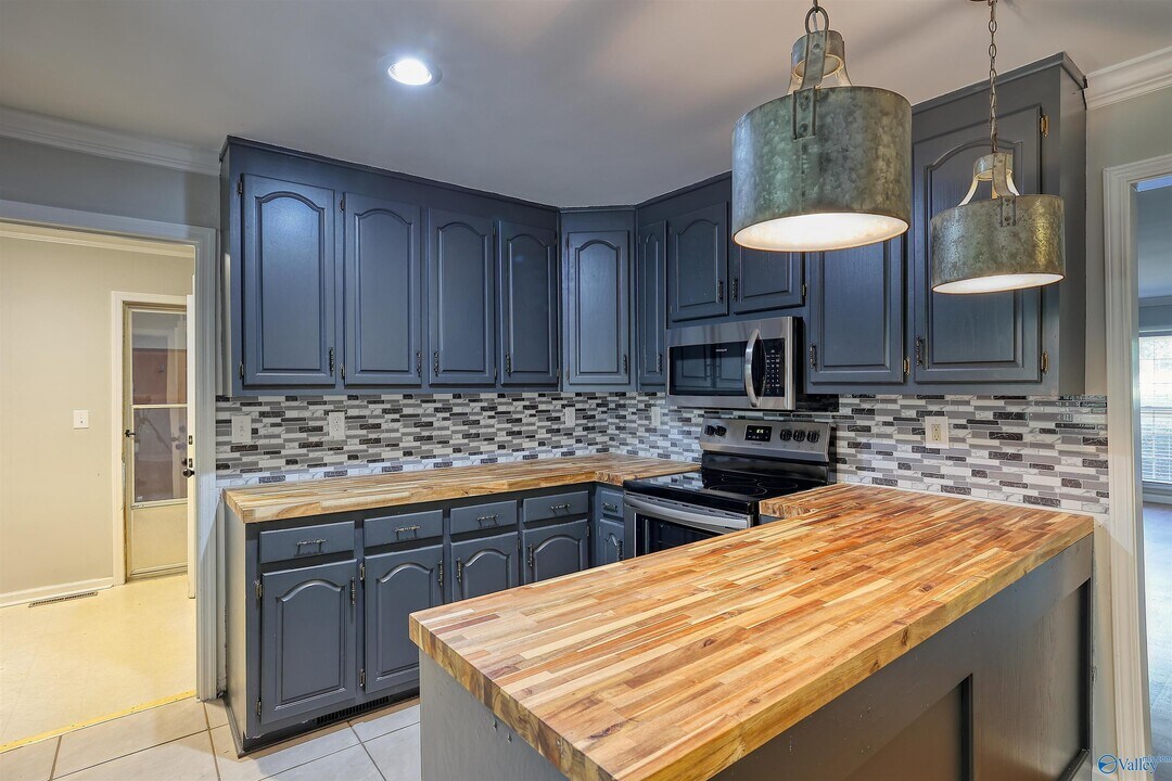 394 Yancy Rd in Madison, AL - Building Photo