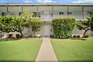 1577 Pine Ave in Long Beach, CA - Building Photo