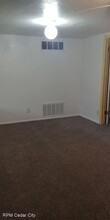 294 N 800 W in Cedar City, UT - Building Photo - Building Photo