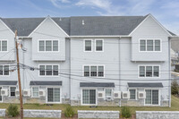 Fairfield Townhomes at Valley Stream in Valley Stream, NY - Foto de edificio - Building Photo