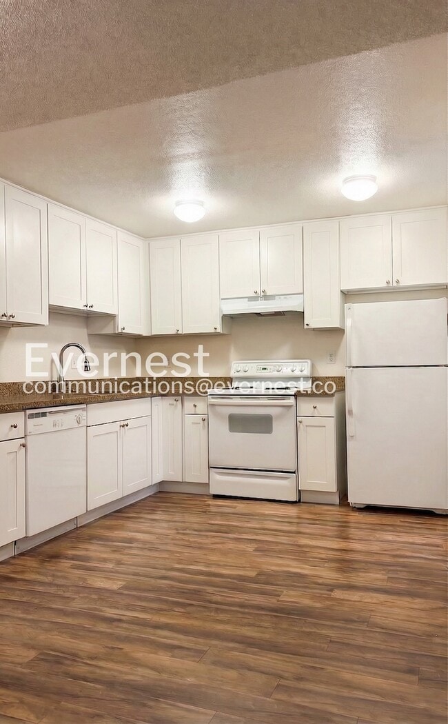 1150 NE Sunset Blvd, Unit 324 in Renton, WA - Foto de edificio - Building Photo