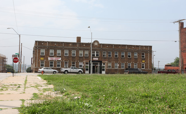 Perry Place Apartments in Kansas City, MO - Building Photo - Building Photo