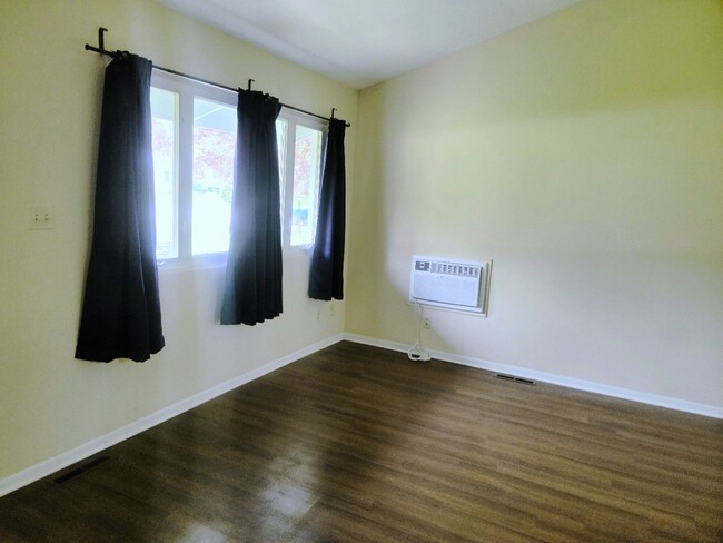 70 Pine Ct in Crystal Lake, IL - Building Photo - Building Photo