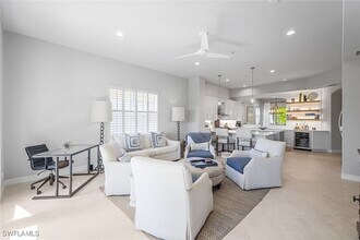 2851 Tiburon Blvd E in Naples, FL - Building Photo - Building Photo