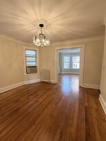 69 Van Reypen St, Unit 1 in Jersey City, NJ - Building Photo