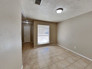 5927 Woodmancote Dr in Humble, TX - Building Photo - Building Photo