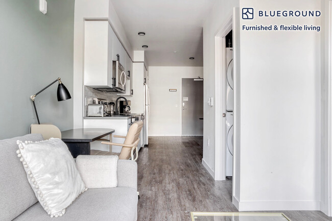 5 W Roy St, Unit FL8-ID698 in Seattle, WA - Building Photo - Building Photo