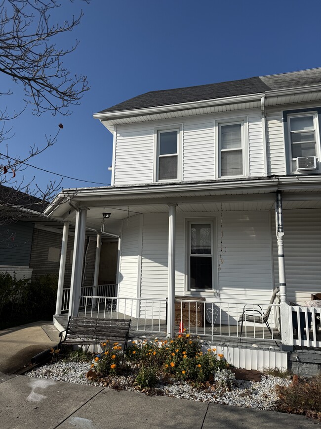 509 E Main St in Palmyra, PA - Foto de edificio - Building Photo