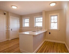 38 Hayes St in Arlington, MA - Foto de edificio - Building Photo