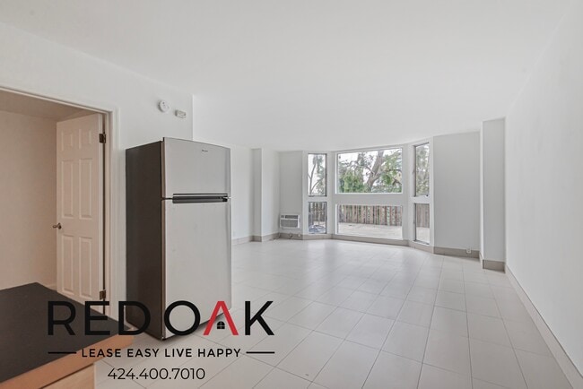 property at 3949 Los Feliz Blvd