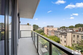 825 DeKalb Ave, Unit 4B in Brooklyn, NY - Building Photo - Building Photo