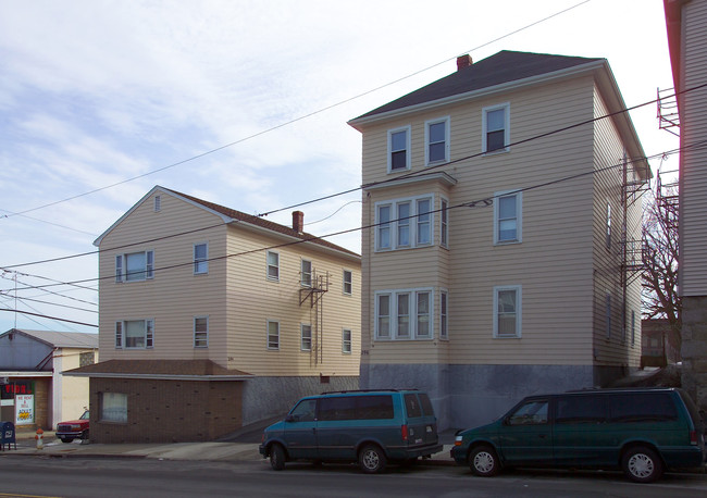 288-296 Broadway in Fall River, MA - Foto de edificio - Building Photo
