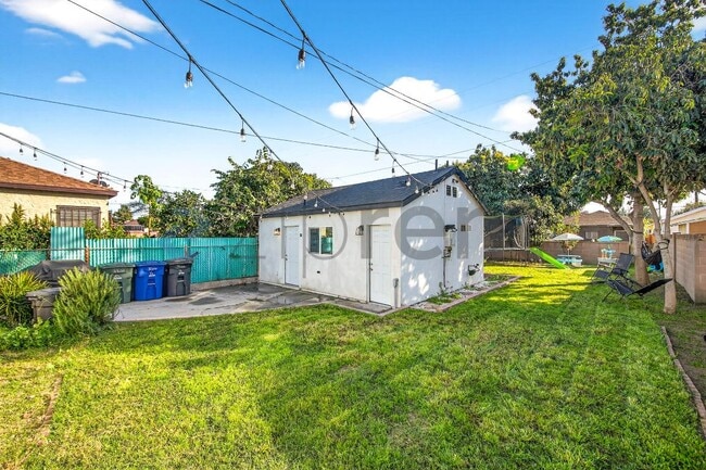 3300 Wisconsin Ave in South Gate, CA - Building Photo - Building Photo