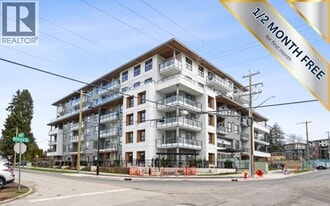 623 Kemsley Ave in Coquitlam, BC - Building Photo