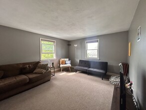 88 Sylvia St in Arlington, MA - Building Photo - Building Photo