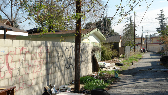 669 Magnolia Ave in San Bernardino, CA - Building Photo - Building Photo