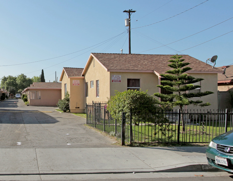 4830 Elizabeth St in Bell, CA - Building Photo