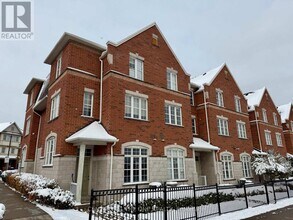 3030 Breakwater Ct in Mississauga, ON - Building Photo - Building Photo