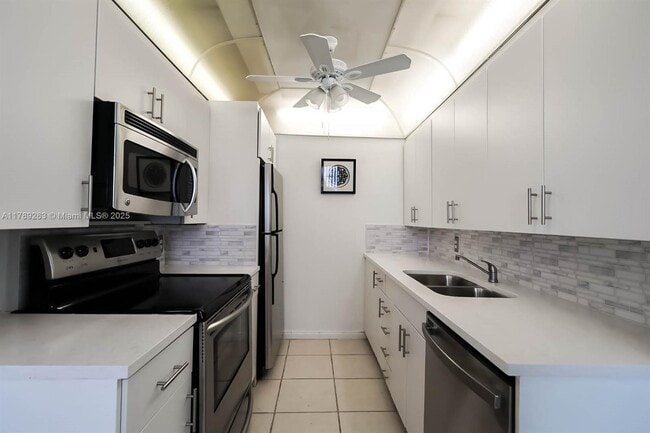 3035 Exeter in Boca Raton, FL - Building Photo - Building Photo