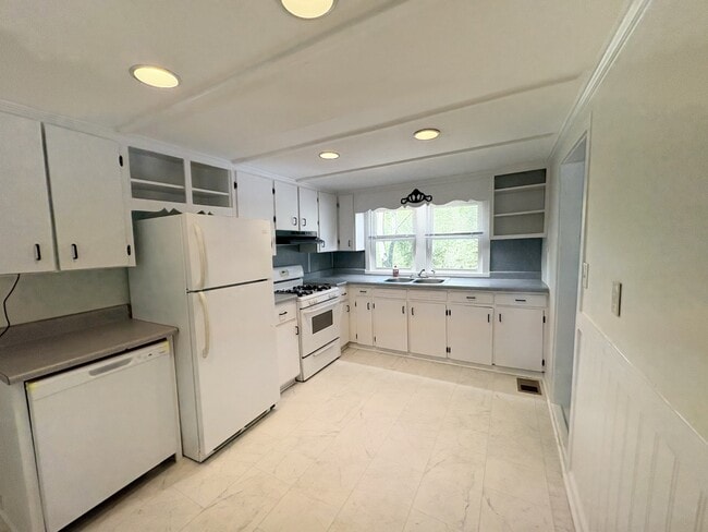 4579 Spring St in Acworth, GA - Building Photo - Building Photo