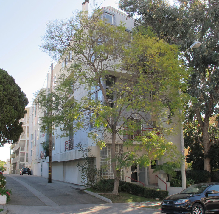 1274 Granville Ave in Los Angeles, CA - Foto de edificio