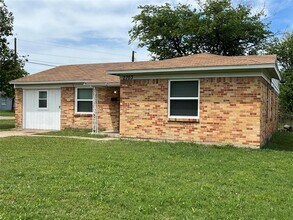 2703 San Diego Dr in Dallas, TX - Building Photo - Building Photo