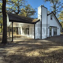 120 Navajo Dr in Mabank, TX - Building Photo