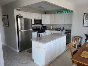 444 W Fullerton Pky, Unit 1208 in Chicago, IL - Building Photo - Building Photo
