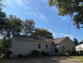 18 Pine St in Norwich, CT - Building Photo - Building Photo