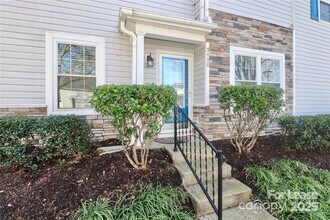 9408 Meadowmont View Dr in Charlotte, NC - Building Photo - Building Photo