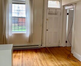 797 Washington St, Unit A in Brookline, MA - Foto de edificio - Building Photo