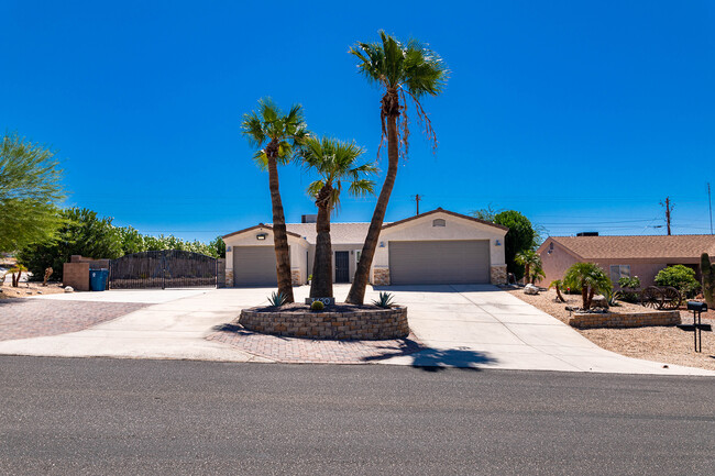 3420 Sheik Dr in Lake Havasu City, AZ - Building Photo - Building Photo