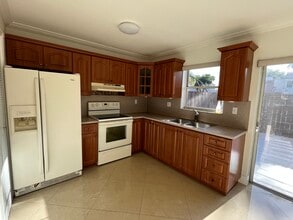 6435 SW 129th Pl in Miami, FL - Foto de edificio - Building Photo