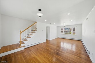 94 S Hill Rd in Colonia, NJ - Building Photo - Building Photo