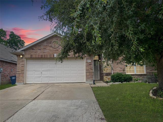 15621 Gatehouse Dr in Roanoke, TX - Foto de edificio