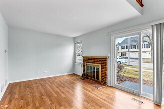 2621 College Hill Cir in Schaumburg, IL - Building Photo - Building Photo