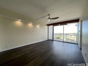 99-060 Kauhale St in Aiea, HI - Building Photo - Building Photo