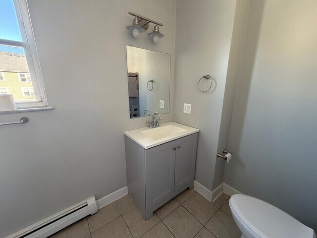 1038 Main St in Worcester, MA - Foto de edificio - Building Photo