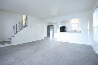 5917 Fort St in Omaha, NE - Foto de edificio - Building Photo