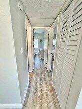 3031 49th St S, Unit Front in Gulfport, FL - Building Photo - Building Photo
