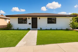 12948 Lull St in Los Angeles, CA - Building Photo