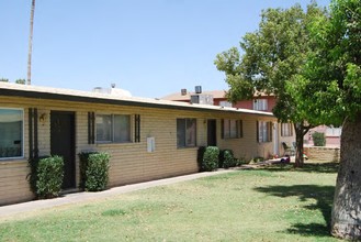 Casa Quieta in Phoenix, AZ - Building Photo - Building Photo