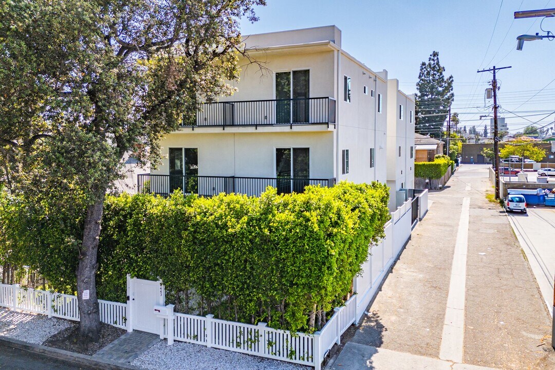 4445 Auckland Ave in Los Angeles, CA - Building Photo
