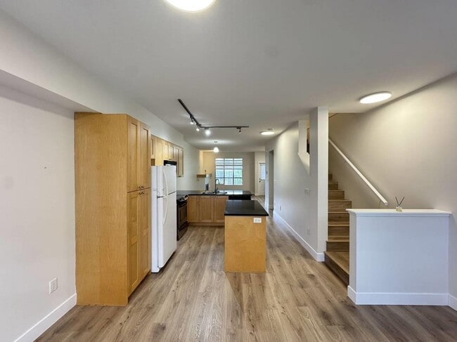 19478-19465 65 Ave in Surrey, BC - Building Photo - Building Photo